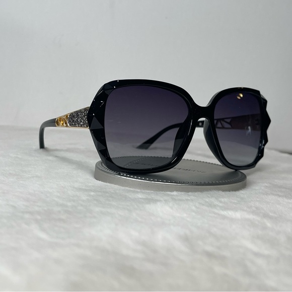 Black & Gold Oversized Square Sunglasses Polarized Tinted w Crystal Frames Nwt - Picture 4 of 15